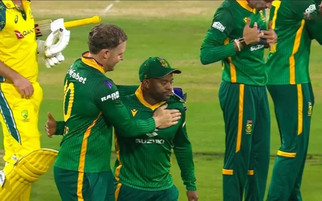 South Africa crushes Australia